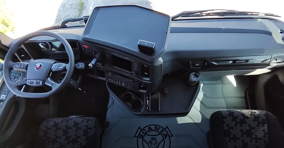 Тягач Scania S500